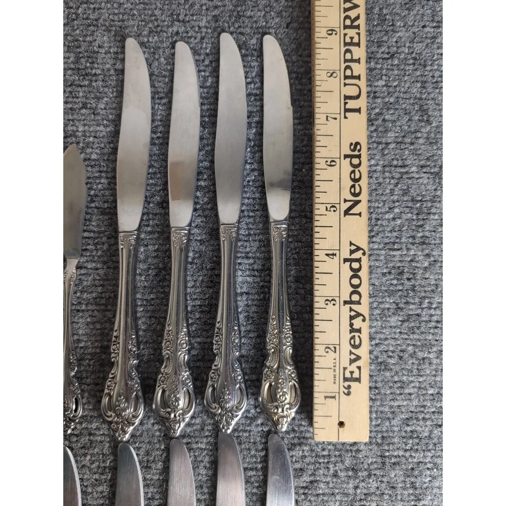 Silver Artistry Pattern by Community Silverplate 14 Pieces Butter Knives Serving